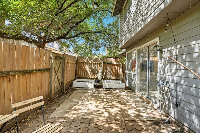 Building Photo - 7258 Coronado Cir