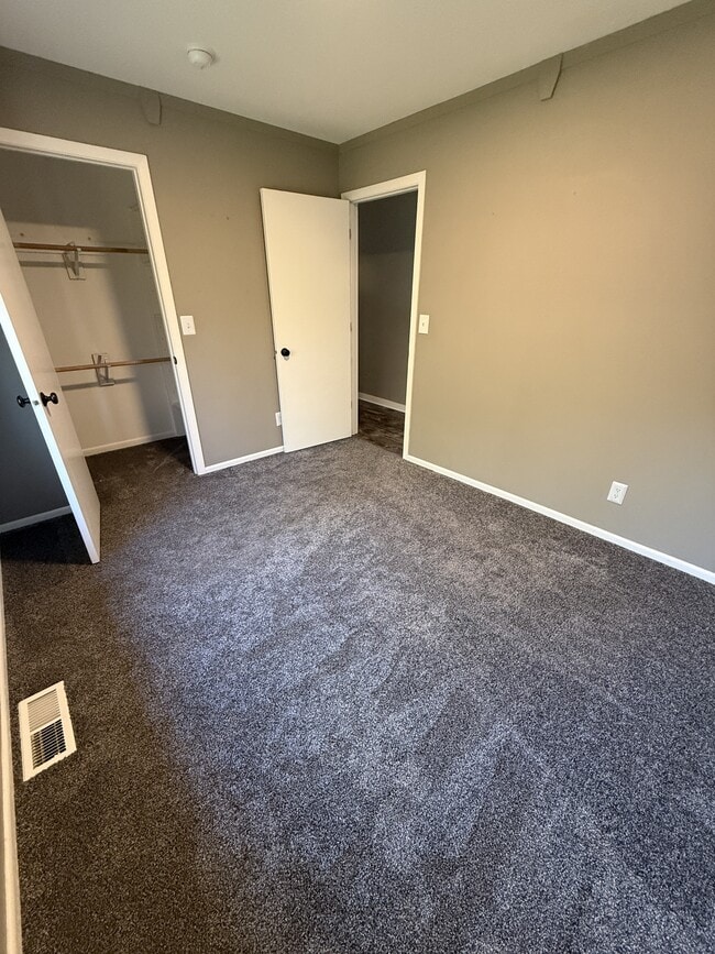 Building Photo - 2004 1st Ave S