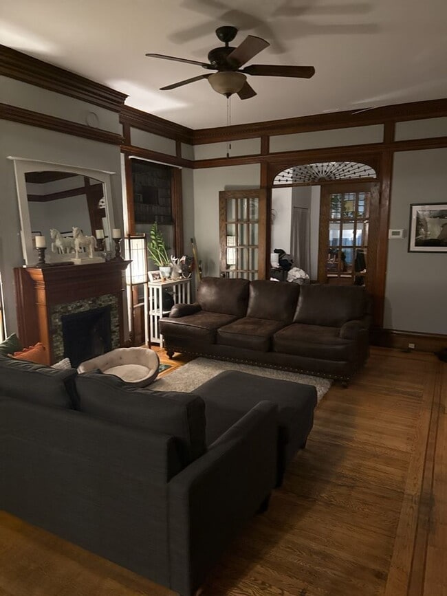 Building Photo - 2204 Grand Ave S