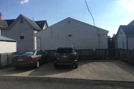 Building Photo - 627 Taylor Ave
