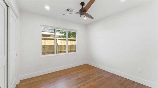 Building Photo - 6414 Woodbrook Ln