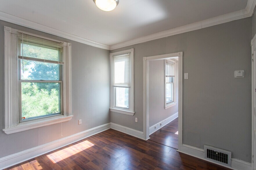 Building Photo - 133 Beecher Ave