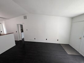 Building Photo - 785 Plant Dr