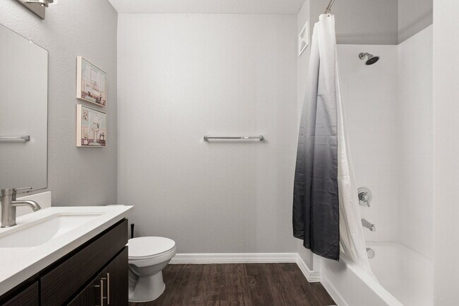 Building Photo - 14 W Villa Rita Dr