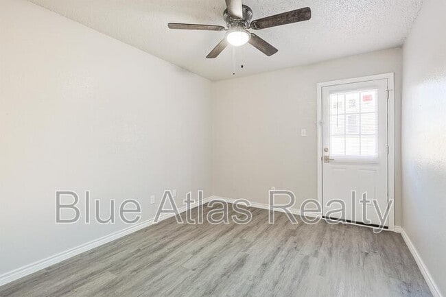 Building Photo - 4004 Fair Park Blvd