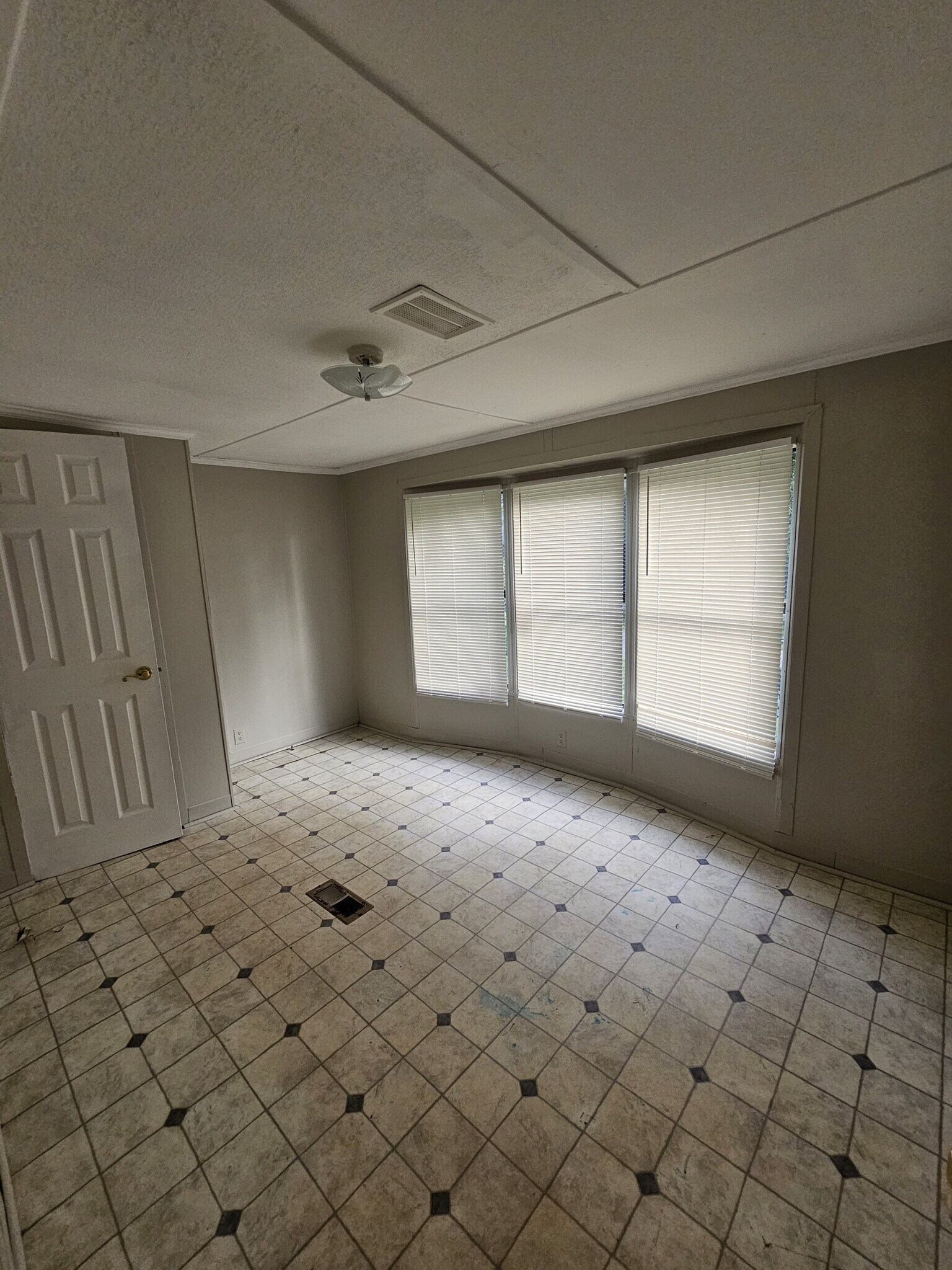 Building Photo - 146 Duncanwood Dr