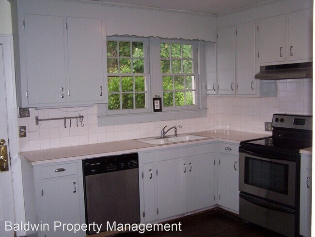 Building Photo - 3 br, 2 bath House - 2300 ROSEWOOD AVE.