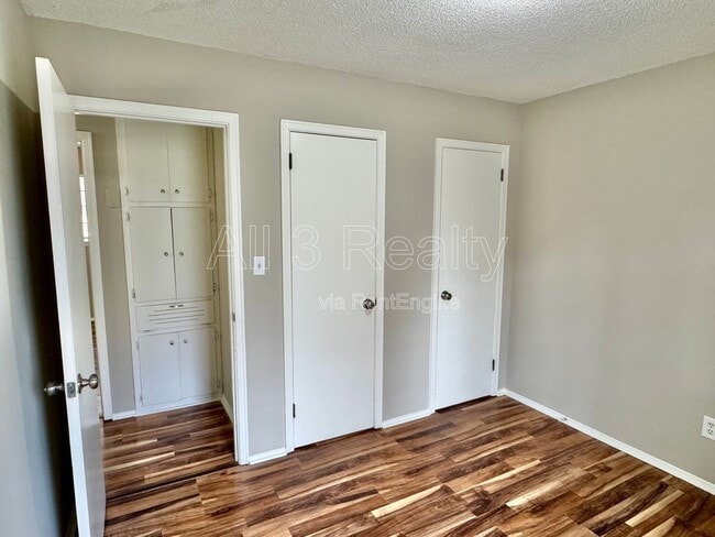 Building Photo - 523 Placid Dr