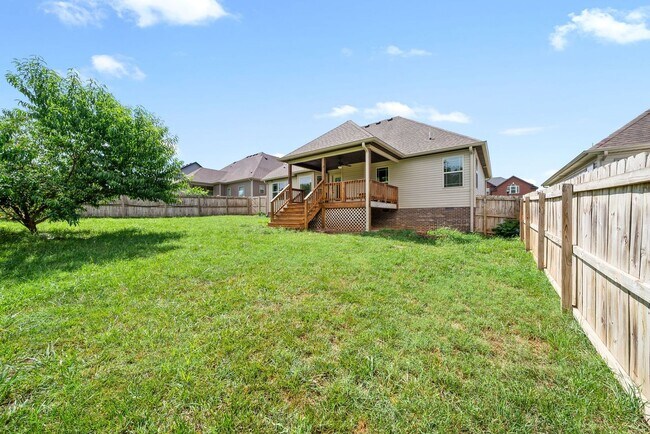 Building Photo - 3 Bedroom 2 Bath Home For Rent Near Post!