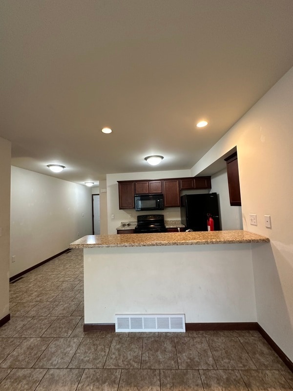 Building Photo - 1121 Prairie Rose Dr SW