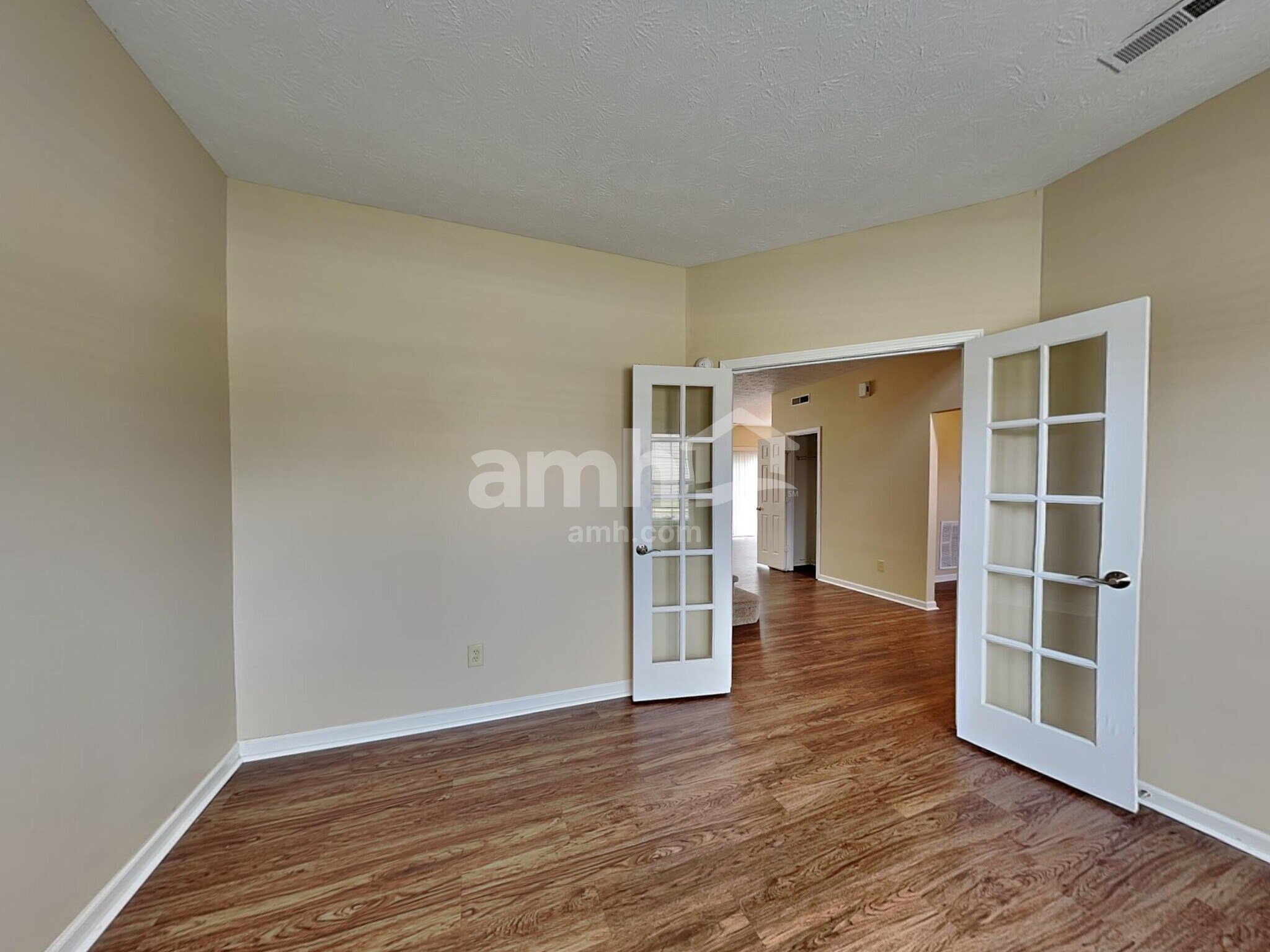 Building Photo - 12938 Dolphins Ln