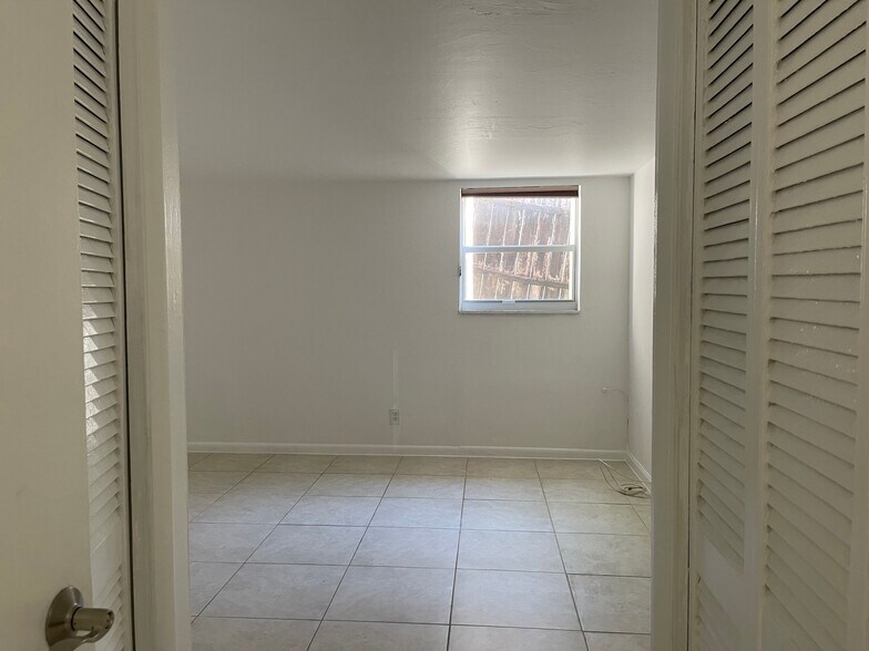 Bedroom - 186 NW 4th Ave