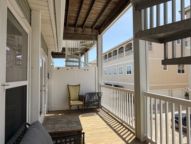 Building Photo - 14901 Windward Dr