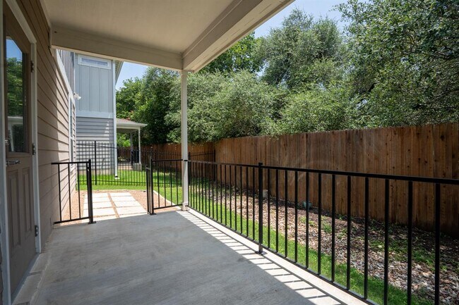 Building Photo - 10509 Abana Way