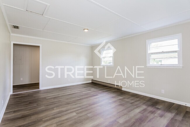 Building Photo - Charming 3 Bedroom in Stanley!