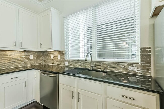 Building Photo - 1752 Monarch Ridge Dr