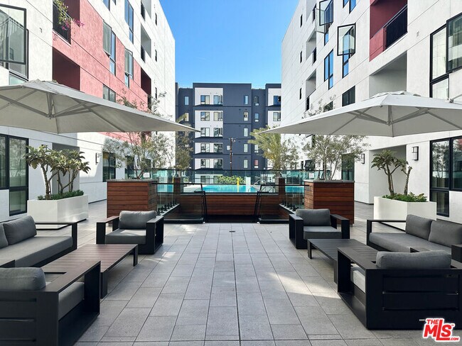 Building Photo - 1234 Wilshire Blvd