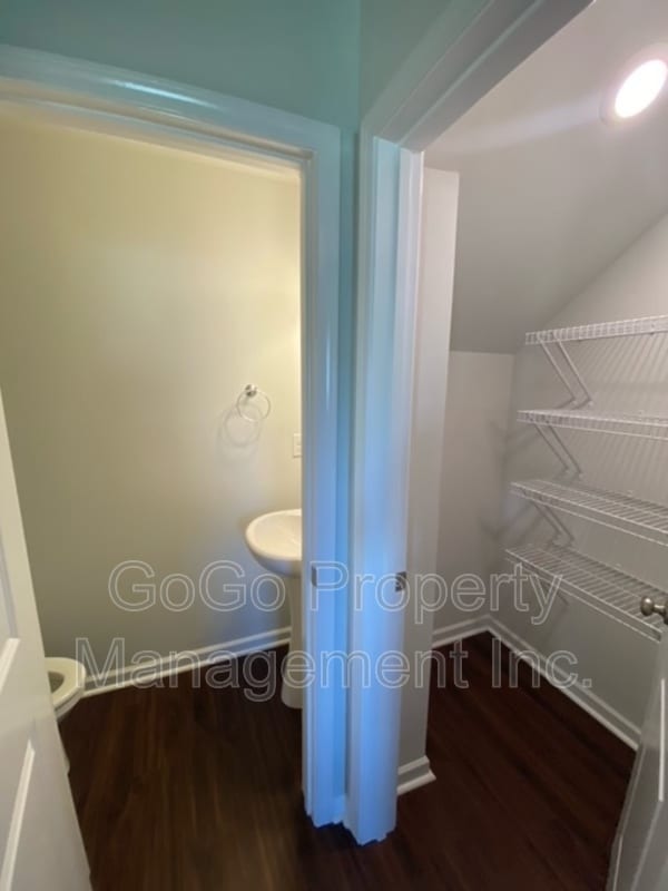 Building Photo - 811 Millsgrove Ct