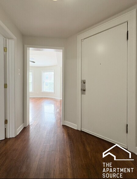 Building Photo - 4011 S Calumet Ave