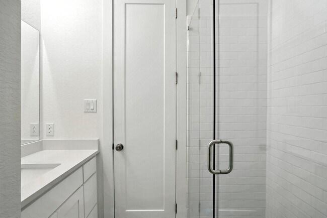 Building Photo - 220 Corazon