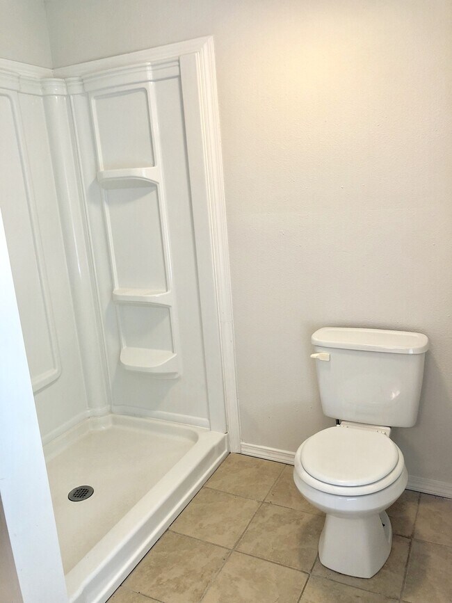 Building Photo - 3br/2ba cottage by LSU with all new appl, 2nd house from River Road