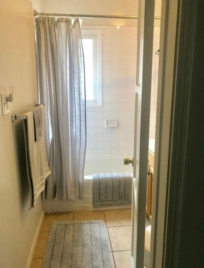 Building Photo - S-1216 -1222 West Victory Boulevard