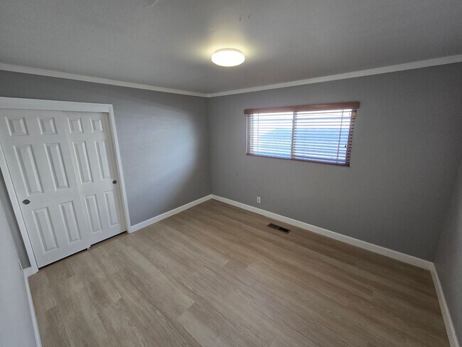 Building Photo - Sharp 4 Bedroom 2 Bath Great Neighborhood in Pleasanton