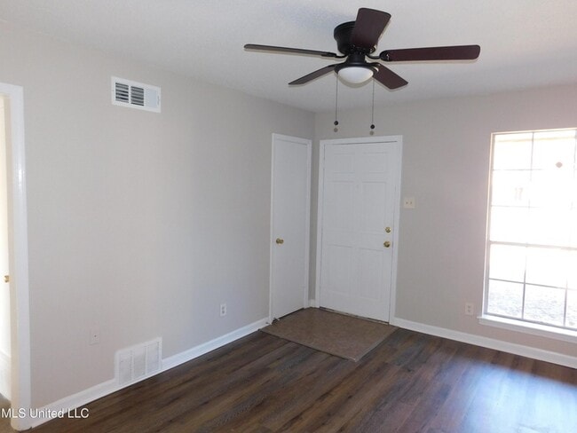 Building Photo - 2775 Normandy Cove