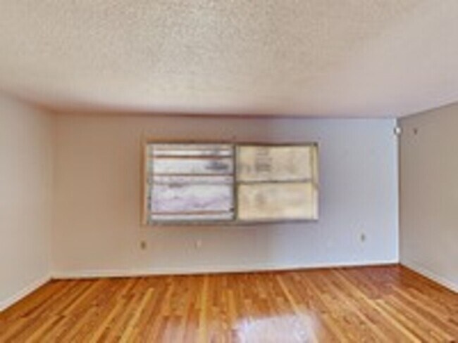 Building Photo - 6505 Ambassador Dr