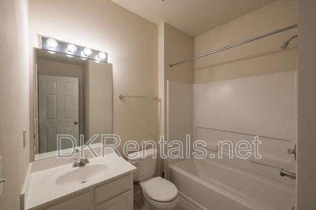 Building Photo - 1369 Thornborough Dr