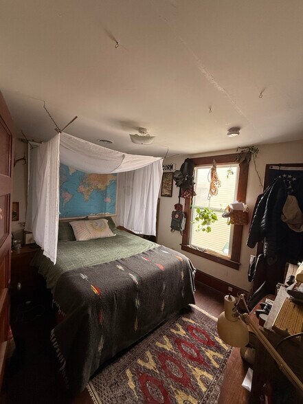 Building Photo - 11 Foster St