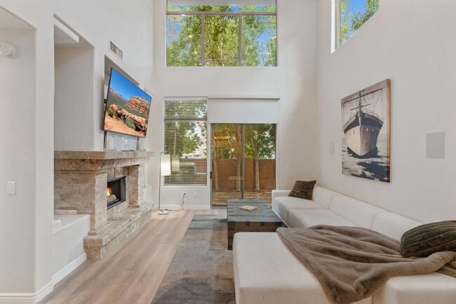 Building Photo - 14450 N Thompson Peak Pkwy