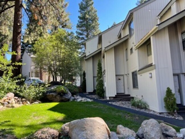 Building Photo - 770 Southwood Blvd
