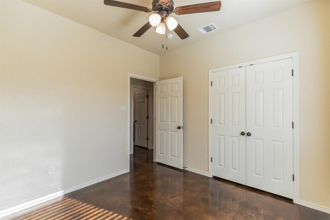 Building Photo - 203 Kaspar Way