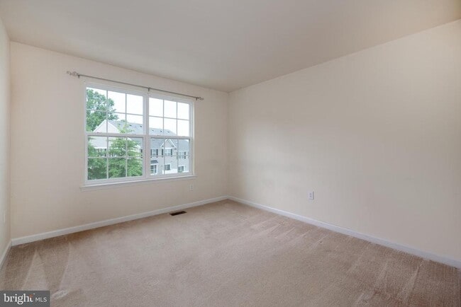 Building Photo - 4165 Bunker Hill Dr S