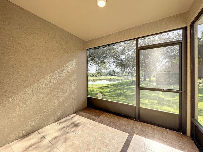 Building Photo - Clubside Pointe