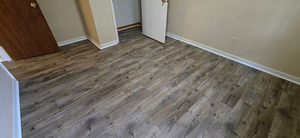 bedroom closet - 103 N Roosevelt St