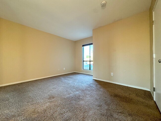 Building Photo - AVAILABLE NOW!! Charming UPSTAIRS 2 Bed/ 1 Bath Condo in Indio!!