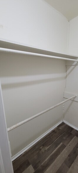 Building Photo - 5055 Ridglea Ln