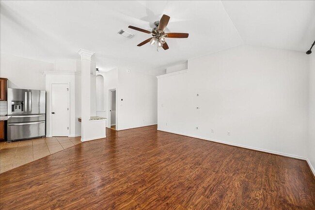 Building Photo - 3810 Los Arroyos Dr
