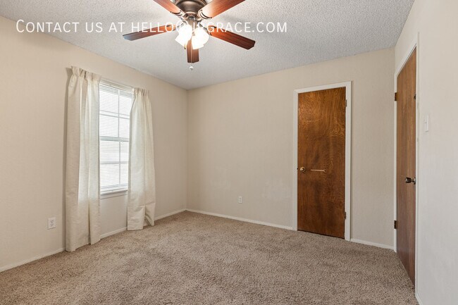 Building Photo - 429 Lindenwood Ln W