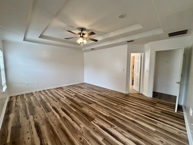 Building Photo - 1045 Drakefeather Dr