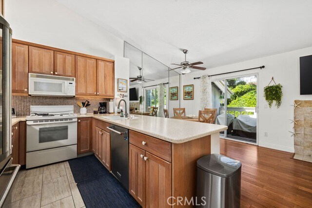 Building Photo - 13 Campton Pl