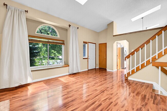 Building Photo - $3,050.00, 4 bed, 3 bath, located in Auror...