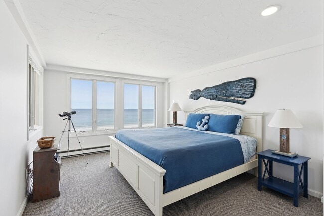 Building Photo - Fully Furnished Oceanfront 2 bed/2 bath