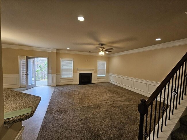 Building Photo - 10 Creekview Dr