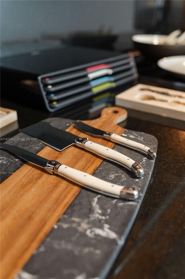 Building Photo - 1331 Brickell Bay Dr