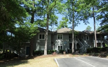 Building Photo - 1221 Lake Dr