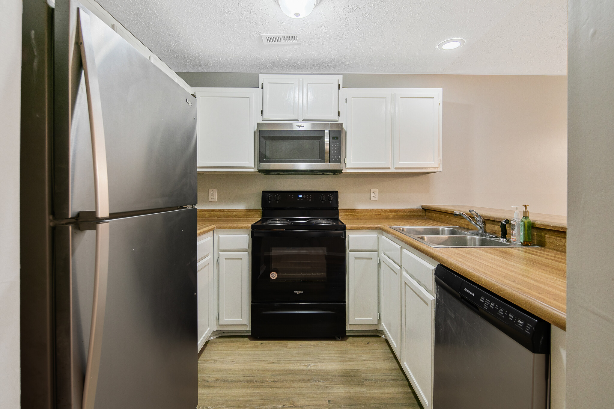Kitchen 1 - 1853 Tryon Dr