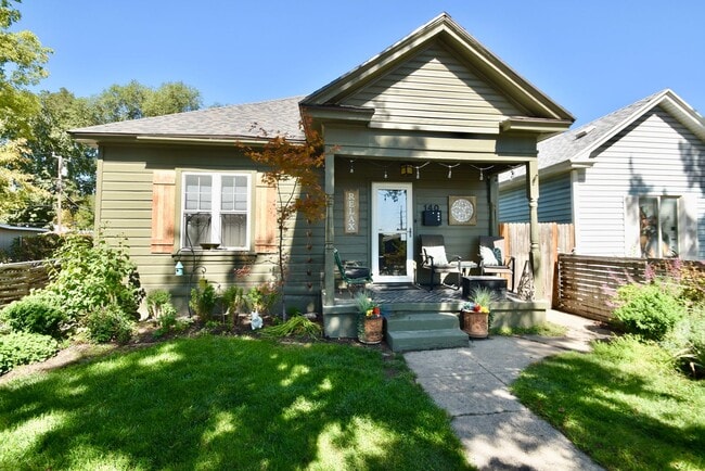 Building Photo - Cute 2 Bed 1 Bath Home in Salt Lake City!